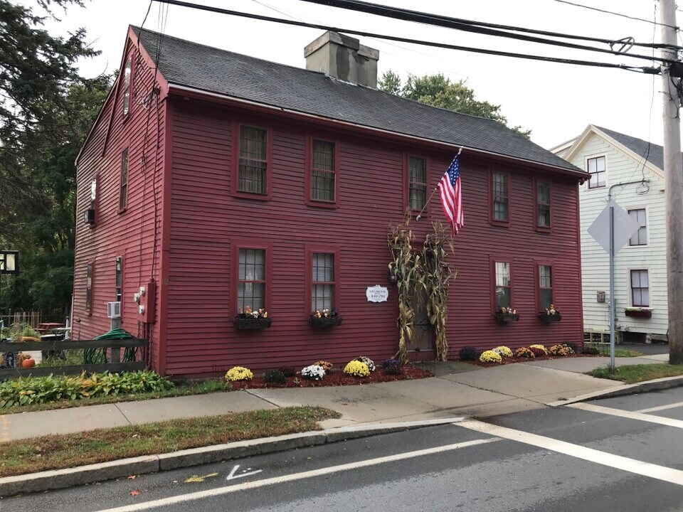 82 High St, Unit 1st floor in Ipswich, MA - Building Photo
