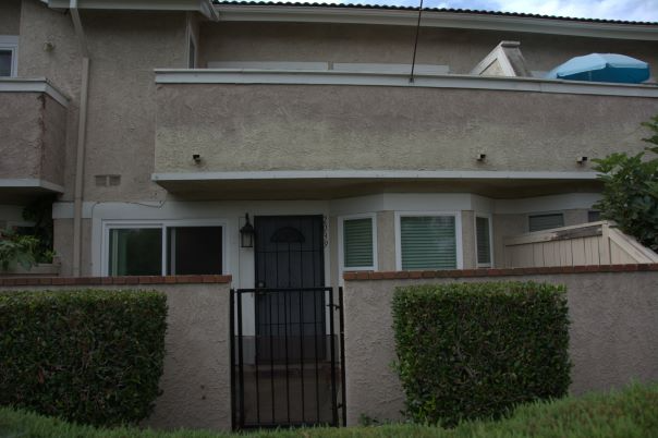 2039 Abrazo St in West Covina, CA - Foto de edificio - Building Photo