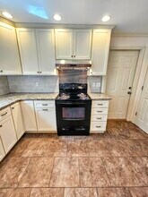 30 Fairfield Ave, Unit Apt. A in Haydenville, MA - Building Photo - Building Photo