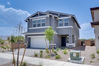 323 Canary Song Dr in Henderson, NV - Building Photo - Building Photo