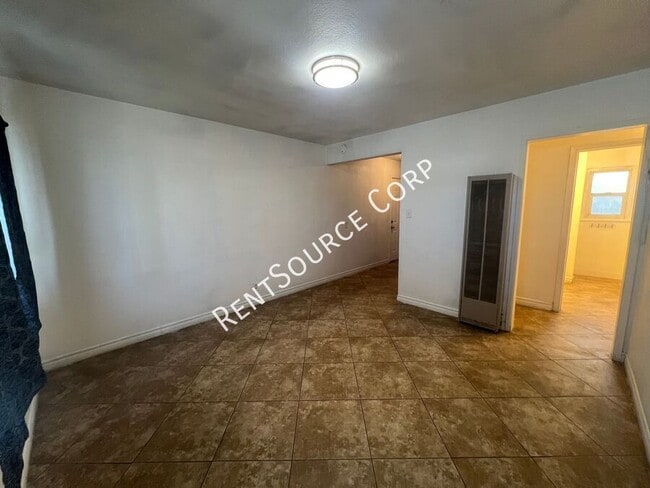 411 S 1st Ave in Barstow, CA - Building Photo - Building Photo