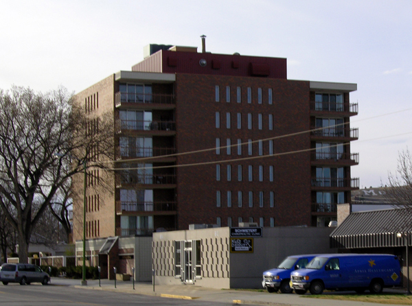 Dahl Towers in Rapid City, SD - Building Photo