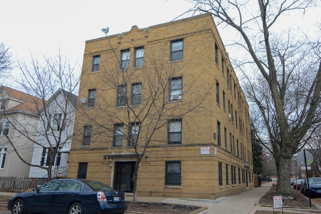 2537 N Seminary Ave in Chicago, IL - Building Photo