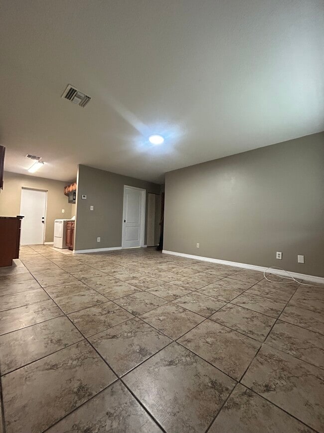 216 NW 15th St, Unit 216 in Belle Glade, FL - Foto de edificio - Building Photo