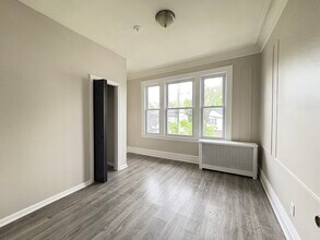 23 Colleen St, Unit 2R in Newark, NJ - Building Photo - Building Photo
