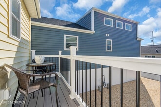 101 W Cove Way in Lavallette, NJ - Building Photo - Building Photo