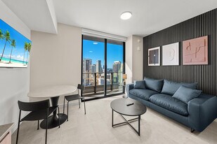 57 NE 5th St in Miami, FL - Building Photo