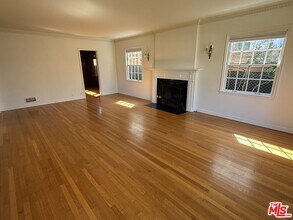 2910 Motor Ave in Los Angeles, CA - Building Photo - Building Photo