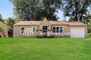 1115 W 24TH St S in Independence, MO - Building Photo