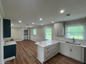 318 Welch Rd in Mount Airy, NC - Building Photo - Building Photo