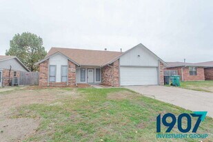 10105 Southridge Dr in Oklahoma City, OK - Building Photo