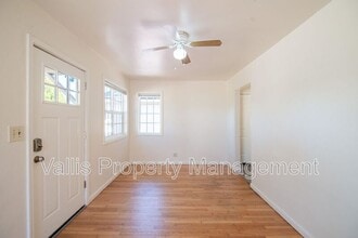 526 19th St NE in Salem, OR - Building Photo - Building Photo