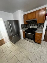 88 Spring St in Meriden, CT - Building Photo