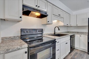 1802 Edmund Ave NE, Unit 1802 Edmund Ave in Roanoke, VA - Building Photo