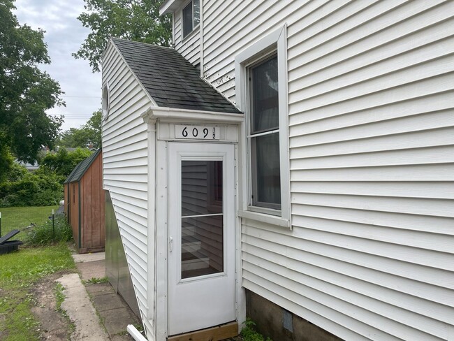 609 Franklin St in Eau Claire, WI - Building Photo - Building Photo