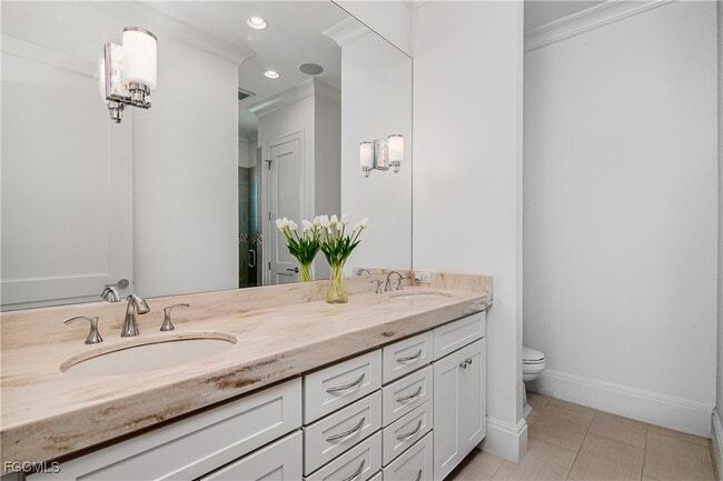 2883 Coco Lakes Dr in Naples, FL - Foto de edificio - Building Photo