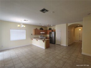 6823 Crystal Rapids St in Las Vegas, NV - Building Photo - Building Photo