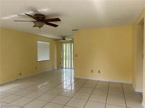 8 Roanoke Dr in Ft. Myers, FL - Building Photo - Building Photo