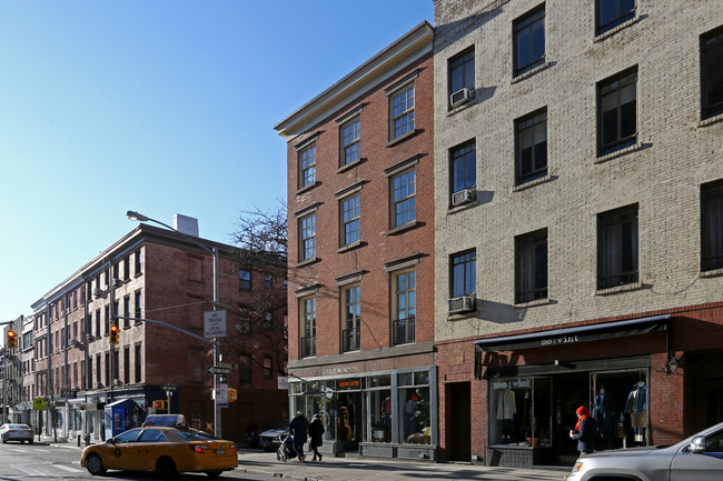 316 Bleecker St in New York, NY - Building Photo - Building Photo