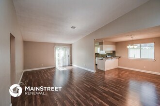 10927 Horse Track Dr E in Jacksonville, FL - Building Photo - Building Photo