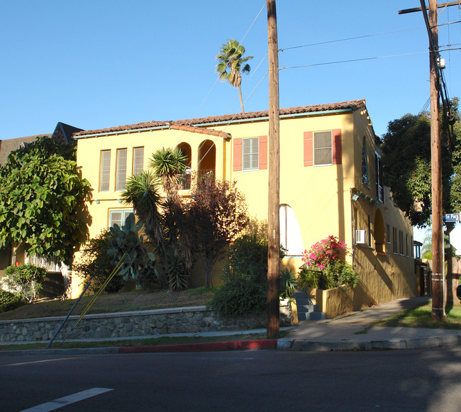 755 N La Fayette Park Pl in Los Angeles, CA - Building Photo - Building Photo