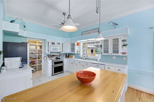 property at 203 San Mateo Dr