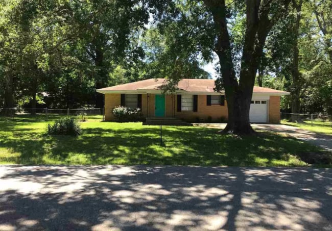 309 Walter St
