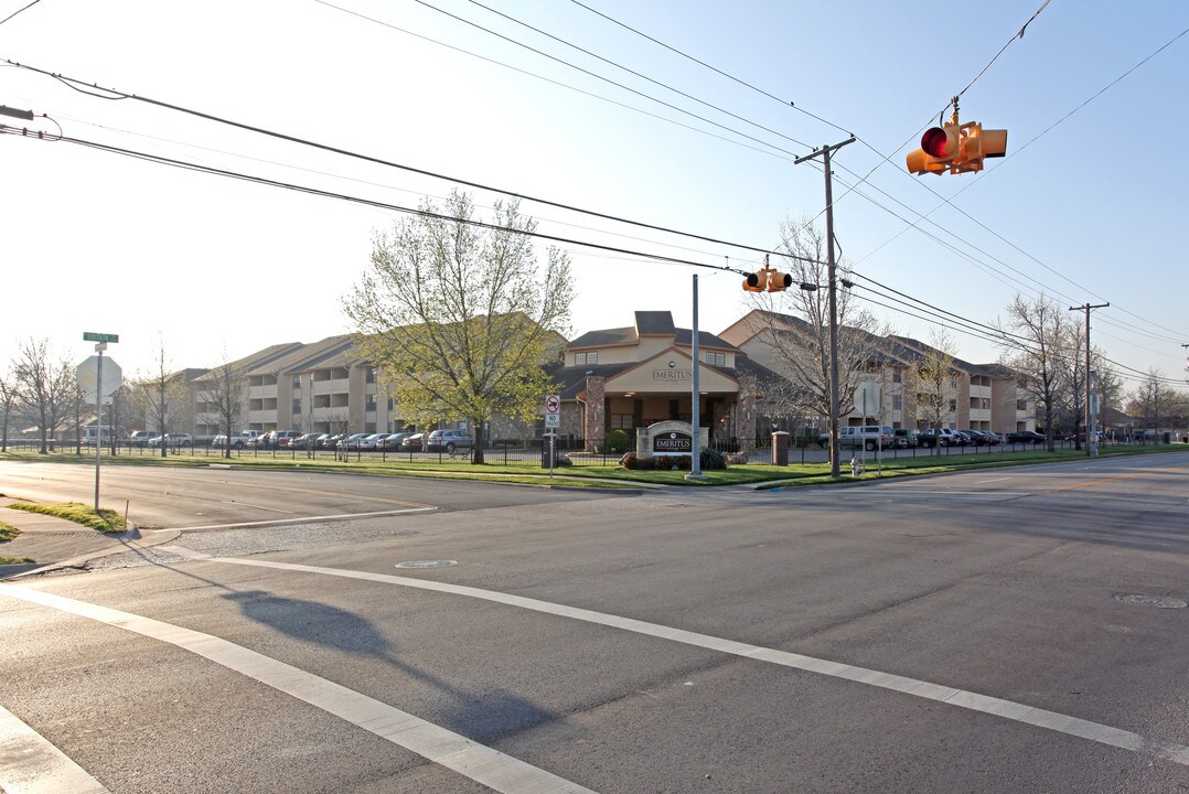 West Fork Village in Irving, TX - Foto de edificio