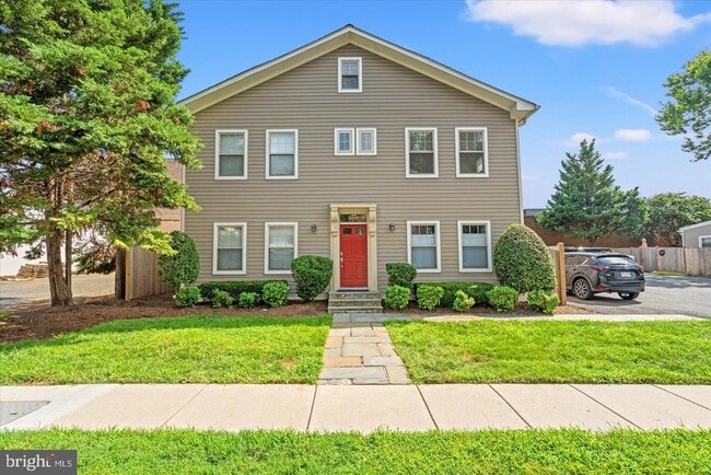 property at 409 E Raymond Ave