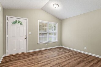 2015 Rath St in Greensboro, NC - Building Photo - Building Photo