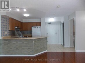 308-920 SHEPPARD Ave in Toronto, ON - Building Photo - Building Photo