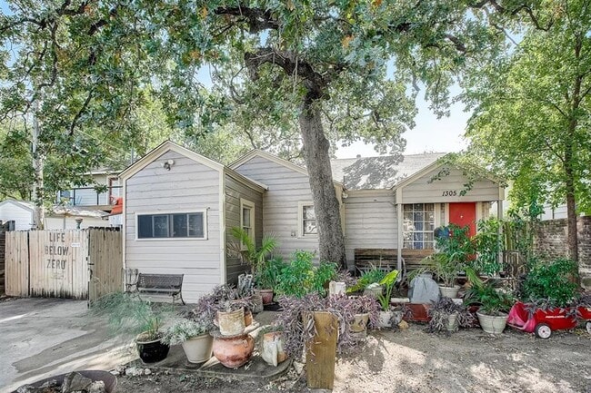 1305 Newfield Ln in Austin, TX - Building Photo - Building Photo