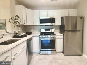 13203 Astoria Hill Ct-Unit -D in Germantown, MD - Building Photo - Building Photo