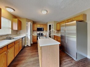 16452 Corner Lake Dr in Orlando, FL - Building Photo - Building Photo