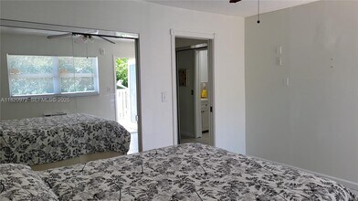 524 Washington Ave in Miami Beach, FL - Building Photo - Building Photo