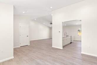 21471 Reed Pl in California City, CA - Building Photo - Building Photo