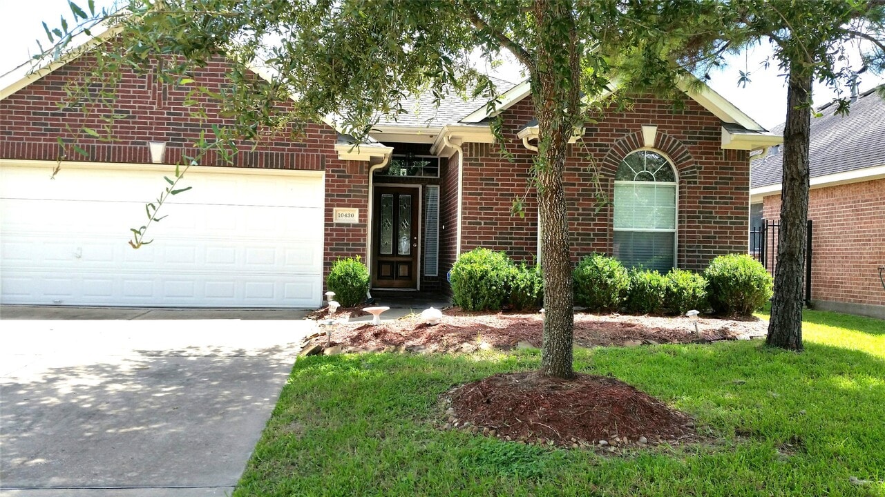 10430 Lyndon Meadows Dr in Houston, TX - Building Photo