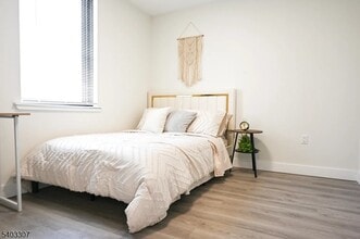 49 S Day St in Orange, NJ - Foto de edificio - Building Photo