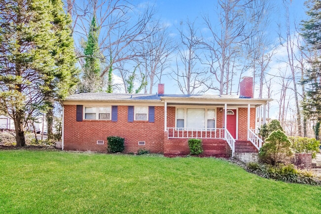property at 2717 Dogwood Cir