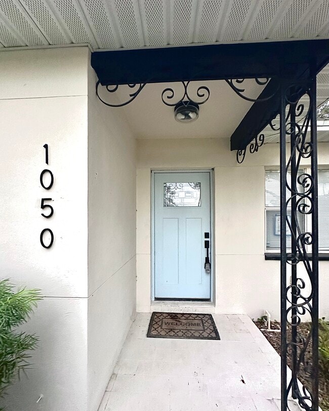 1050 Nokomis St in Clearwater, FL - Building Photo - Building Photo