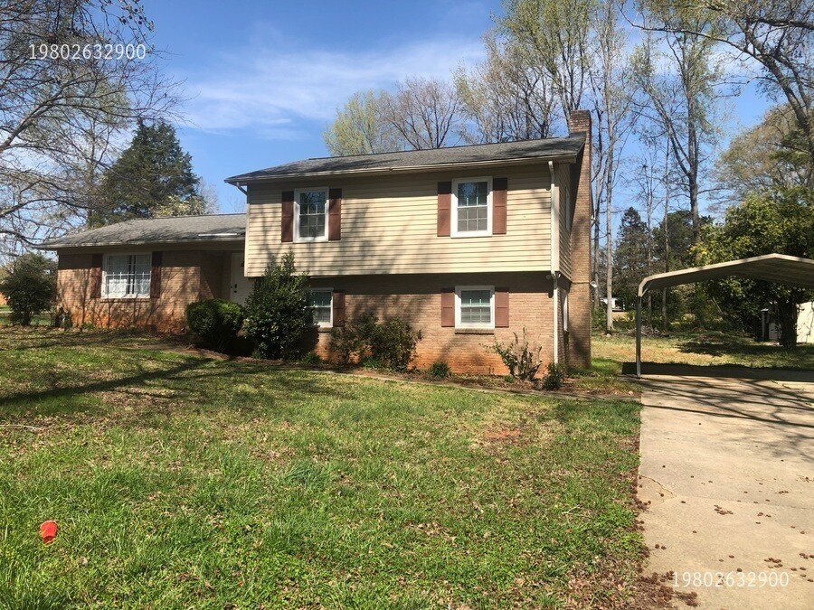 1509 Hathaway Dr in Rock Hill, SC - Building Photo