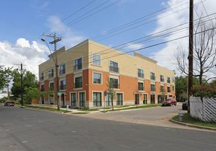 Seville Uptown in Austin, TX - Foto de edificio - Building Photo