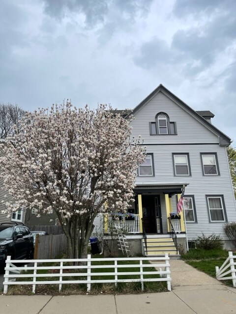 95 Cherry St, Unit Apt 2 in Malden, MA - Building Photo - Building Photo