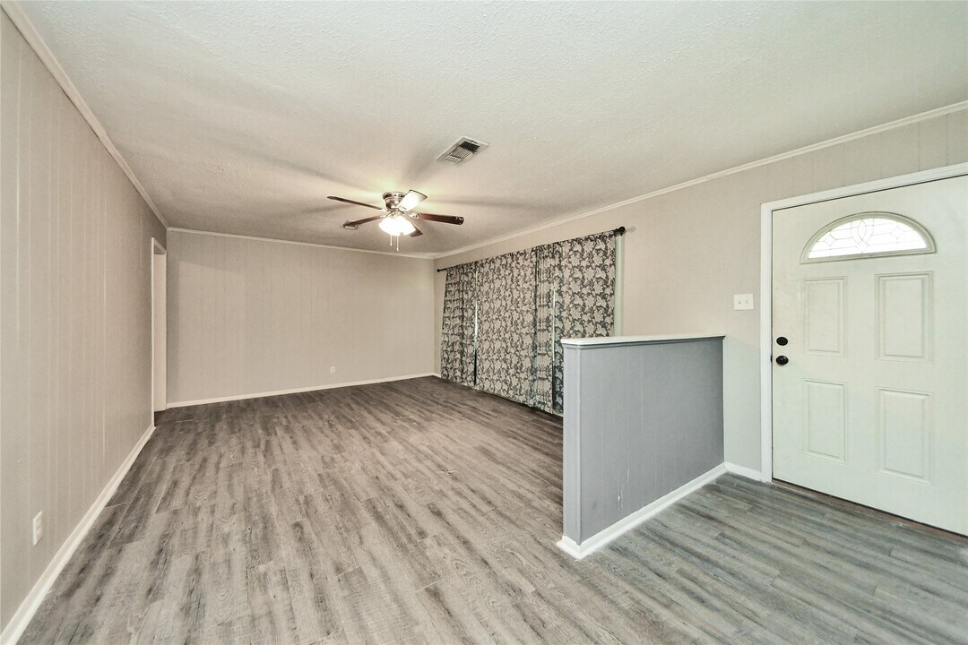 515 24th Ave N in Texas City, TX - Building Photo