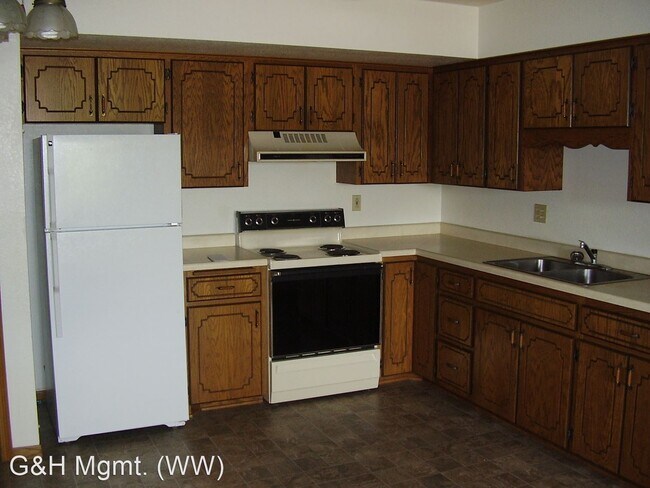 488 N Welco Dr in Montgomery, MN - Building Photo - Building Photo