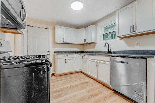 911 Montrose Ave in Morgantown, WV - Building Photo - Building Photo