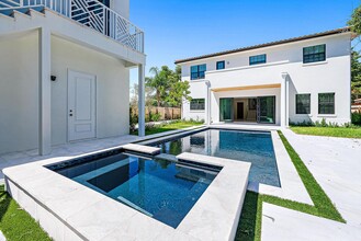 250 Plymouth Rd in West Palm Beach, FL - Building Photo - Building Photo