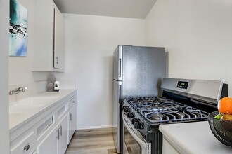 Third Avenue Apartments in Venice, CA - Building Photo - Building Photo