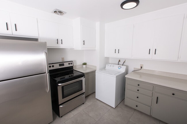 3440 64th Avenue Plz, Unit #4 in Oakland, CA - Foto de edificio - Building Photo