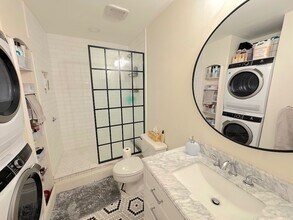 321 Abercorn St in Savannah, GA - Building Photo - Building Photo